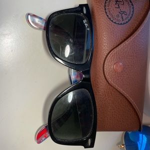 BLACK RAY BAN WAYFARERS